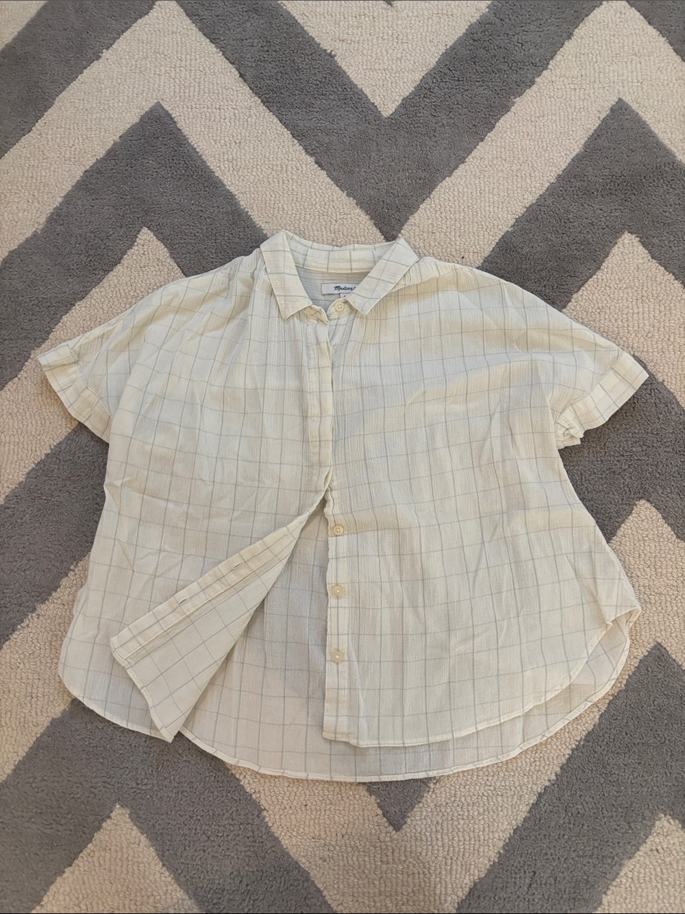 Women’s Madewell Checkered Off-White Shortsleeve Button-Up